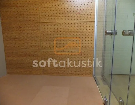 delikli-akustik-ahsap-panel-ev-dekorasyonu