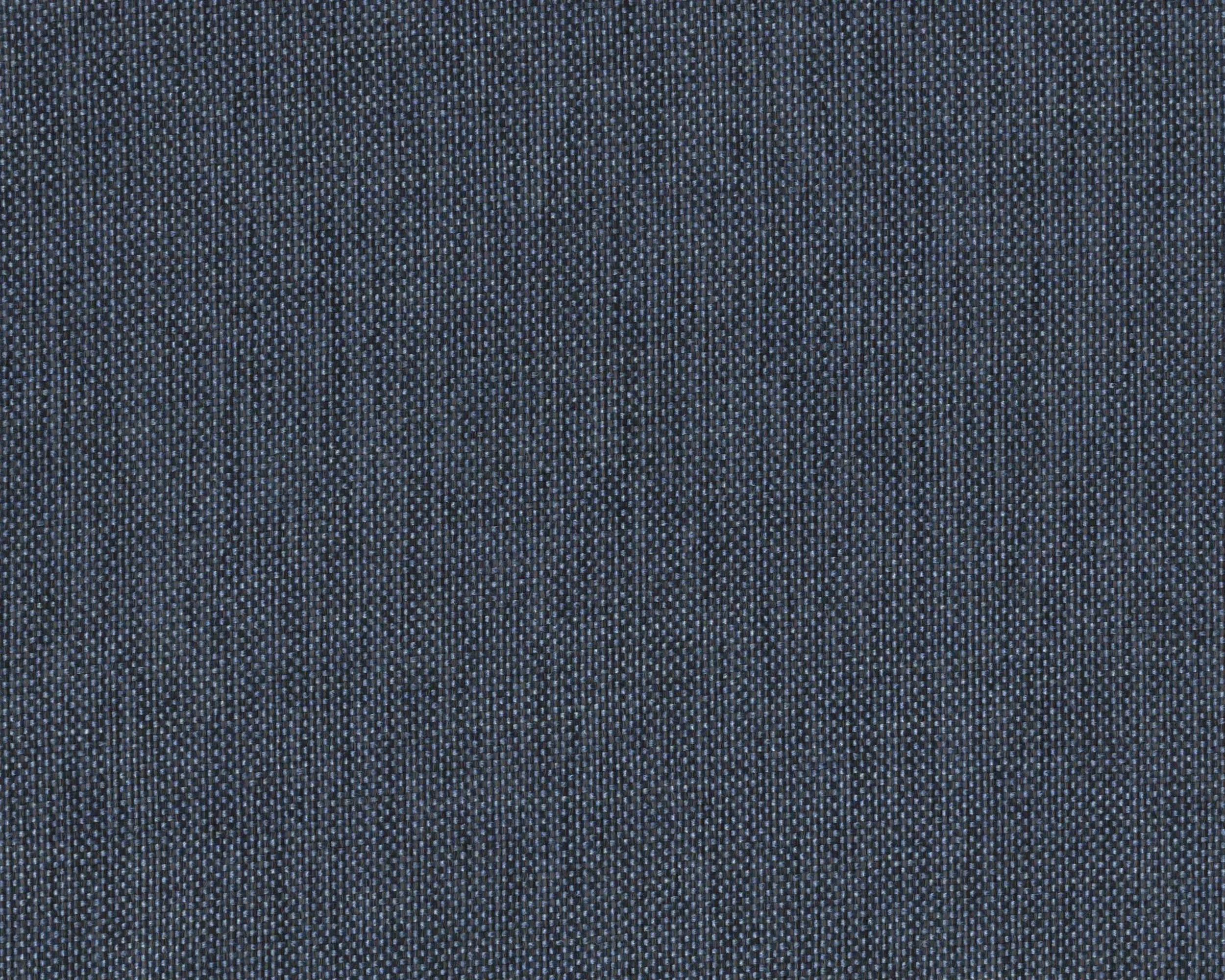 560